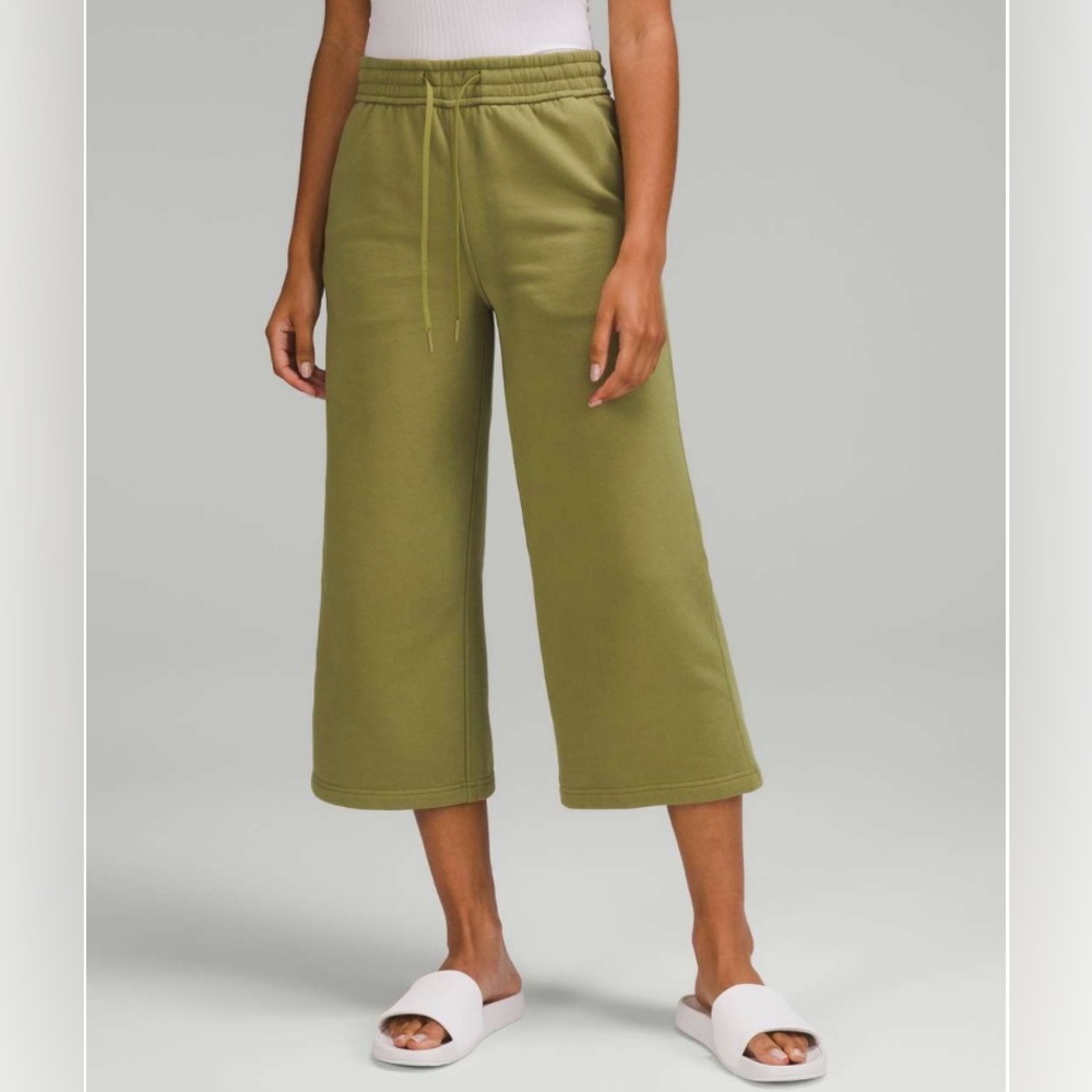 Lululemon Loungeful High-Rise Wide Leg Cropped Pants